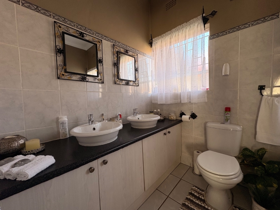 4 Bedroom Property for Sale in Wilkoppies North West
